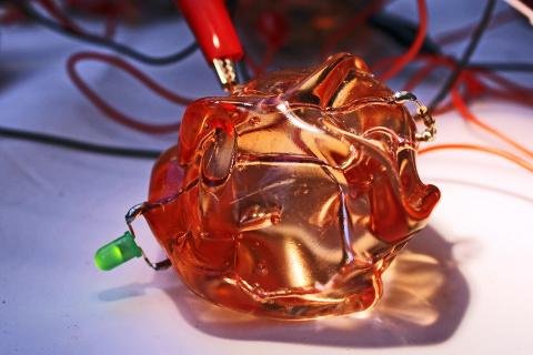 Ammy Oloffson's glass Arduino build