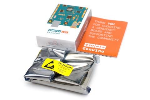 Genuino 101 (Arduino 101) box contents